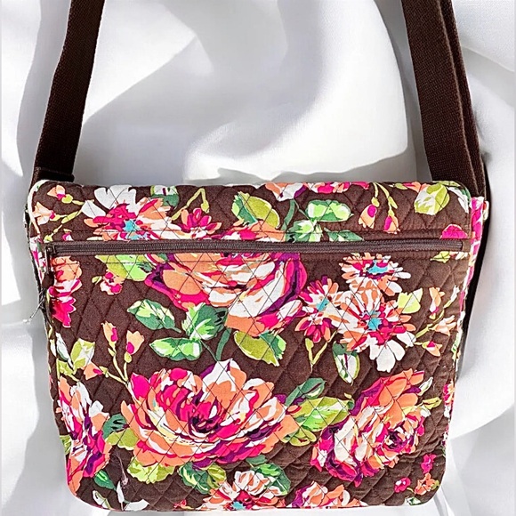 VERA BRADLEY……….Floral Quilted Cross Body Messenger Bag.  Preloved - Picture 11 of 11